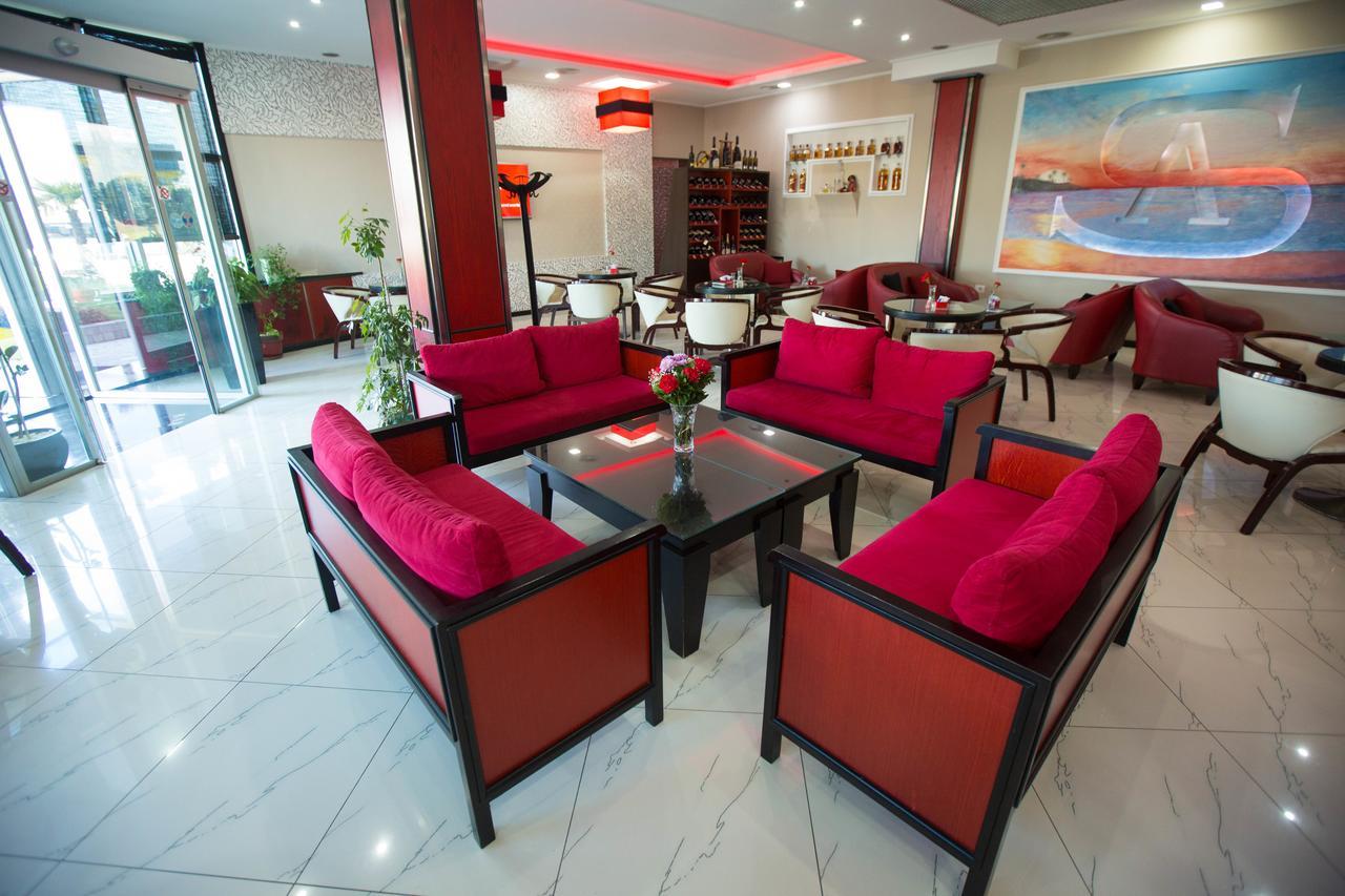 Hotel Palma Rinas Buitenkant foto